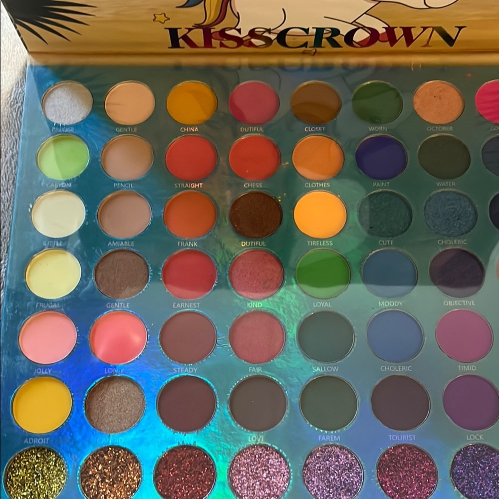 Crown Pink and Blue Eyeshadow Palette Vibrant Makeup - Picture 5 of 6